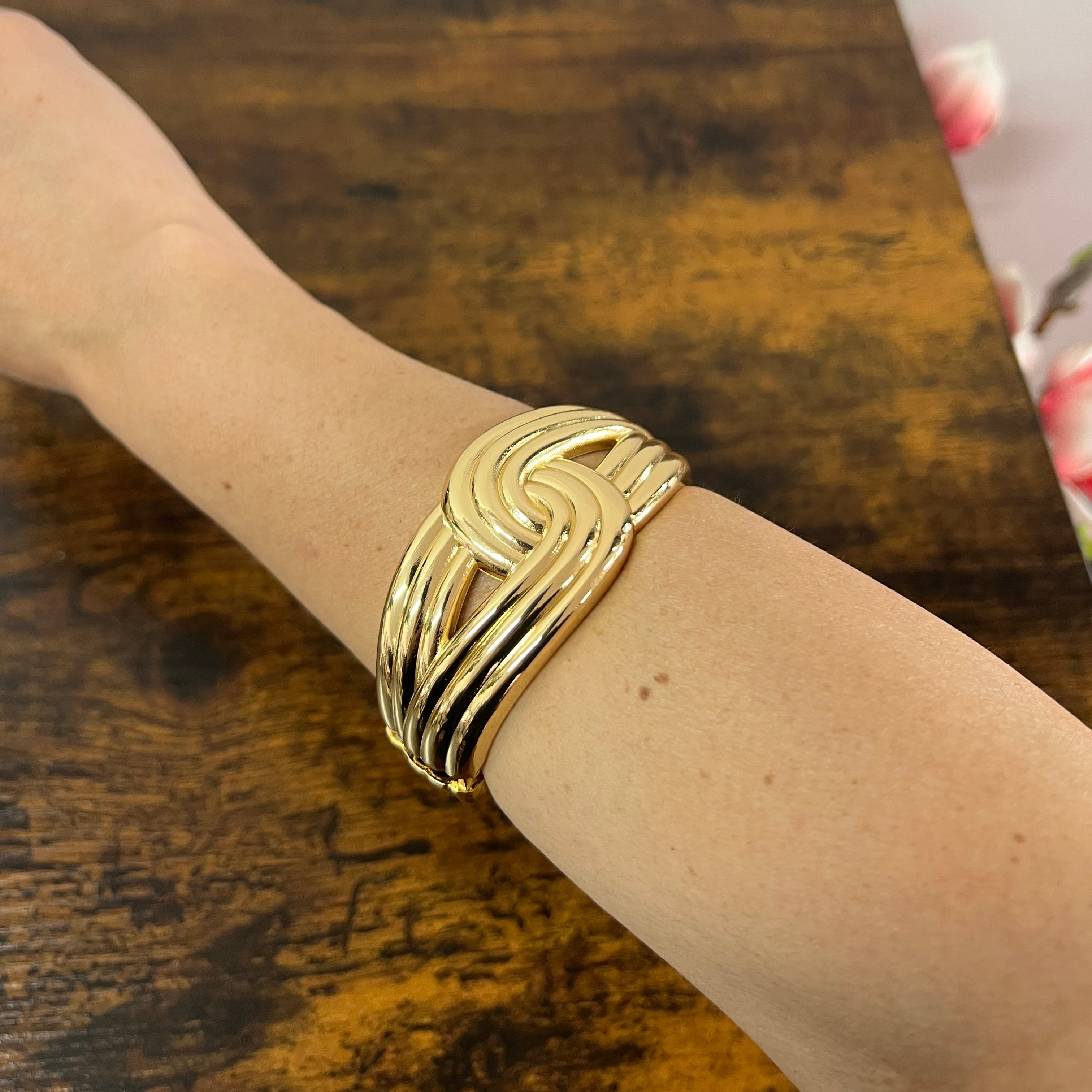 Bracciale rigido nodo dorato