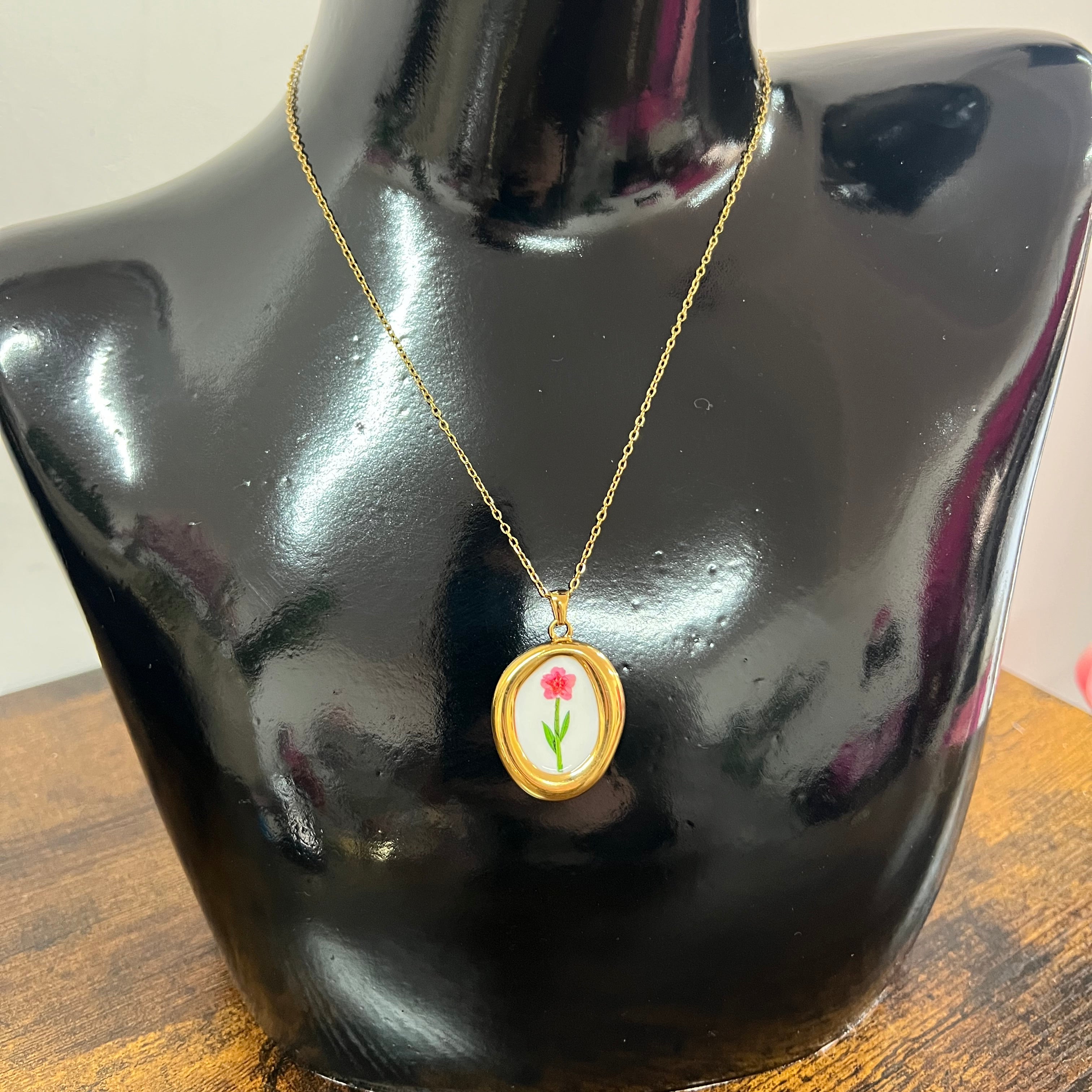 Necklace medal enamel fuchsia flower