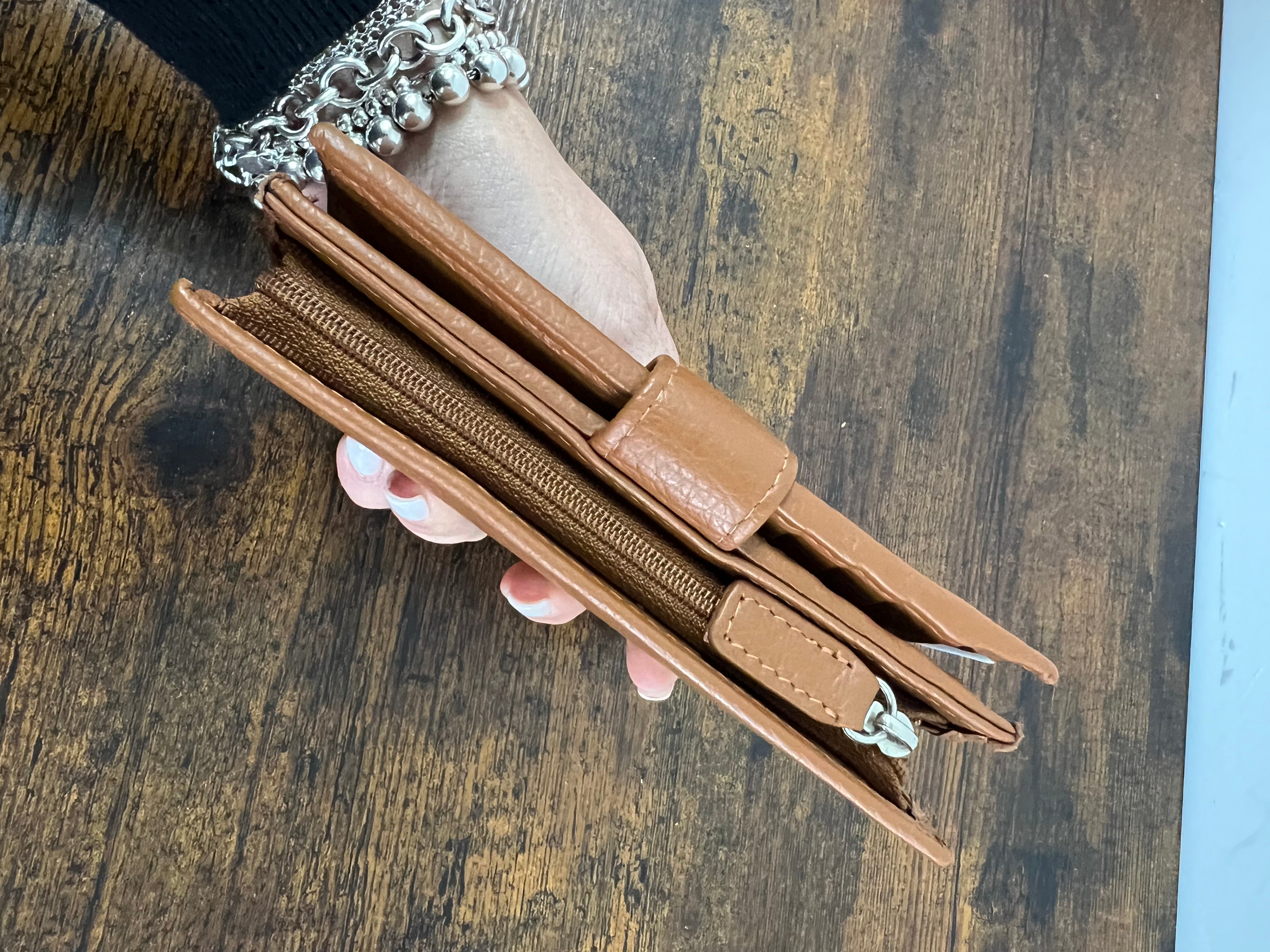 Kompatto z plus clip cuoio scuro